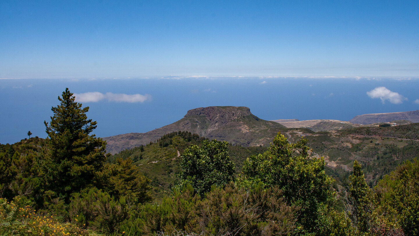 Ausblick zum Berg Fortaleza entlang der Wanderung zum Alto de Garajonay