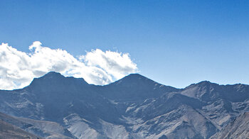 Ausblick auf Alcazaba und Mulhacén auf dem Weg zum Río Real