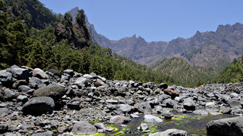 die Playa de Taburiente und der Roque del Huso im Hintergrund