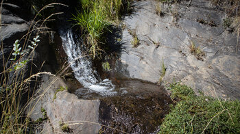 Bachlauf am Wanderweg Vereda de la Estrella