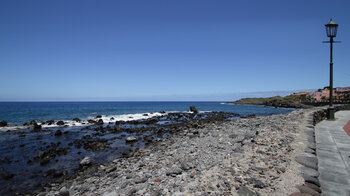 die Strandpromenade an der Playa de la Calera bei Valle Gran Rey auf La Gomera