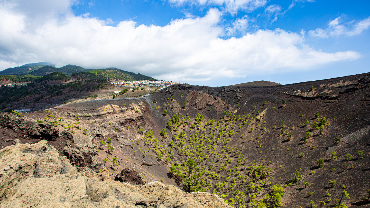 Blick nach Fuencaliente vom Volcán de San Antonio auf La Palma