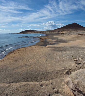 die Playa de Montaña Roja im Südosten Teneriffas