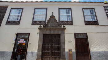 das Eingangsportal des Casa Mustelier in La Laguna