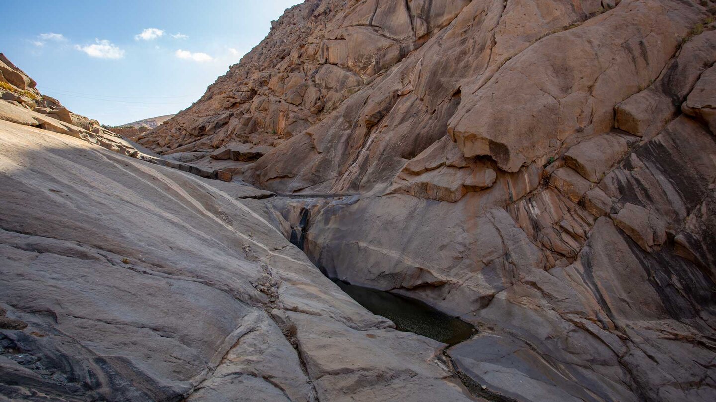 die glattgeschliffenen Felswände im Barranco de Malpaso