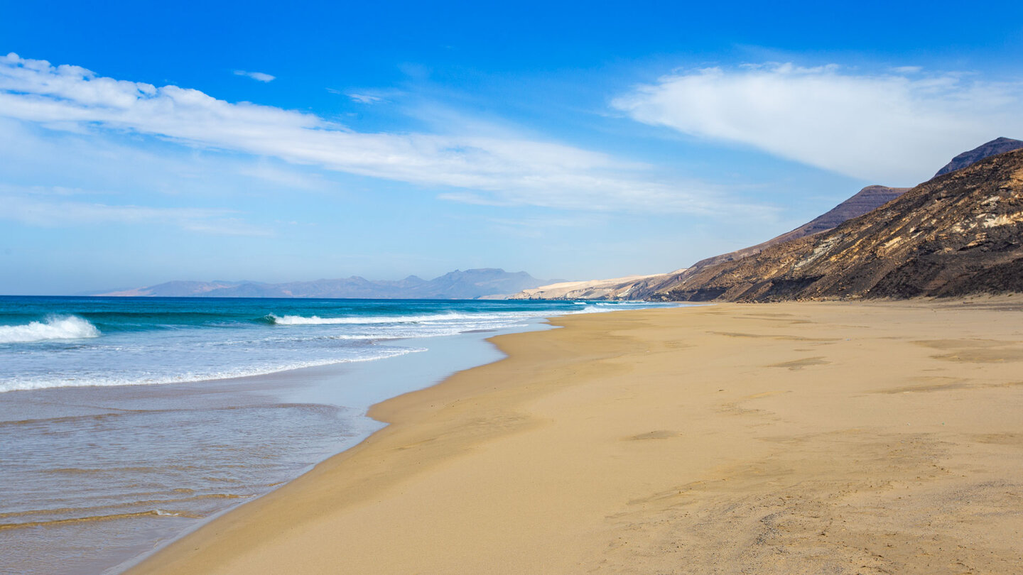 Wanderung an der Playa de Barlovento mit Blick auf die Sanddünen bei El Jable