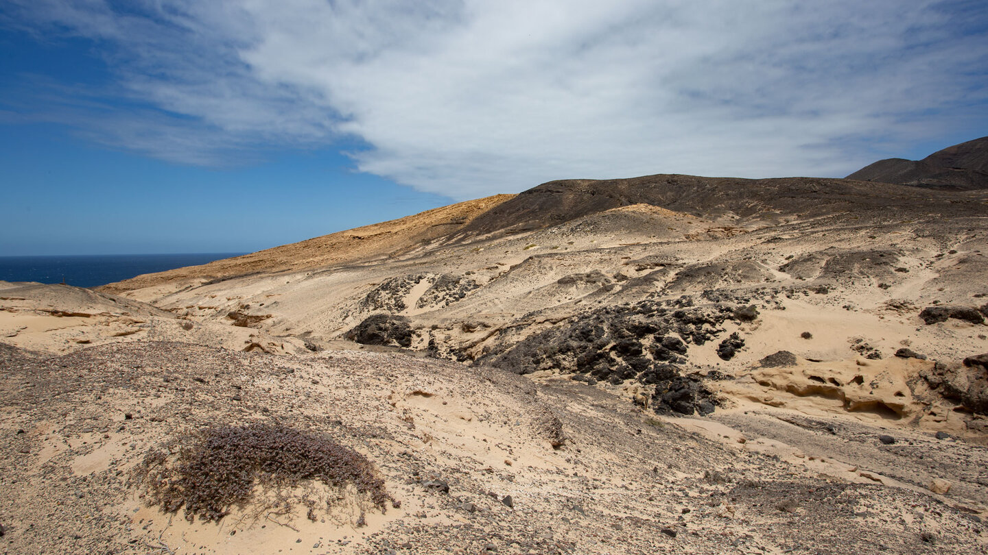 die eindrucksvolle Landschaft ist von zahlreichen erodierten Schluchten durchzogen