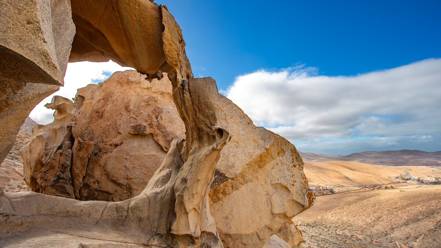 der vom Wind geformte Felsbogen Arco de las Peñitas