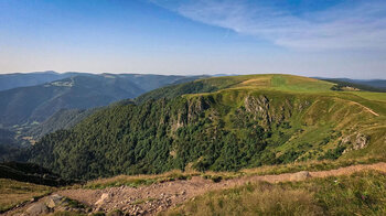 Ausblick auf den Bergkamm der Spitzkoepfe