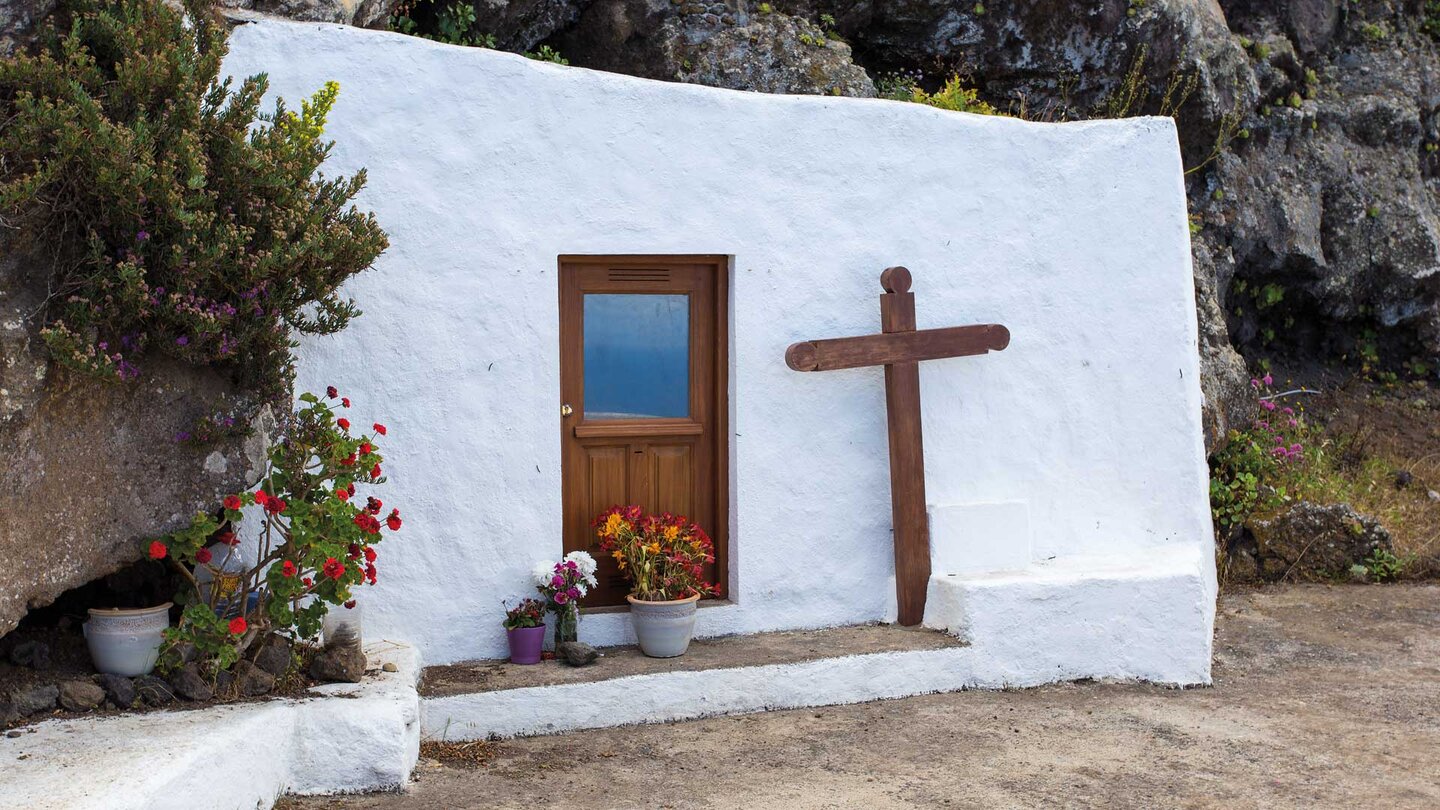 wunderbar in die Landschaft eingebettet ist das Restaurant Mirador de la Peña auf El Hierro