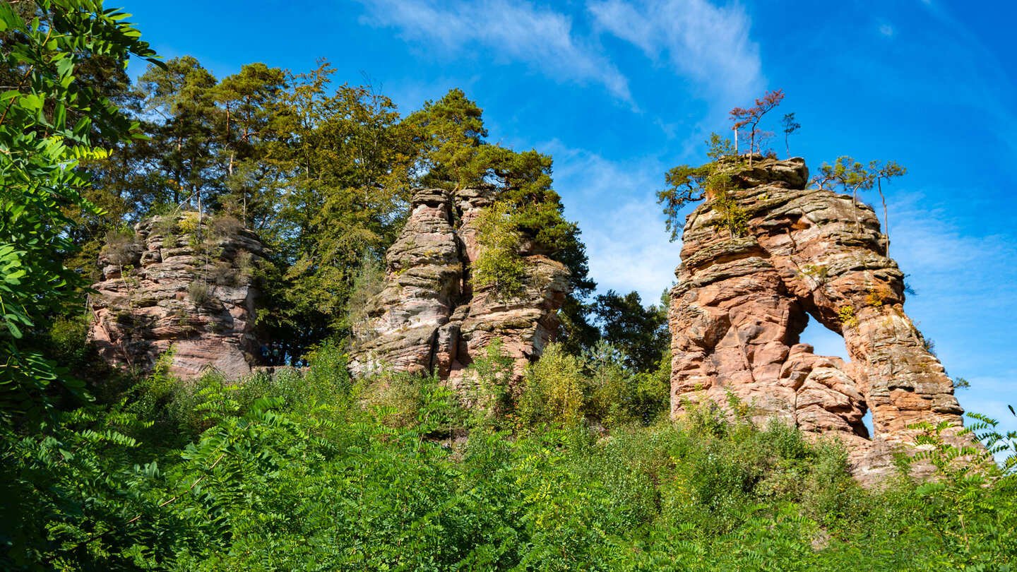 die eindrucksvolle Felsgruppe der Schillerfelsen