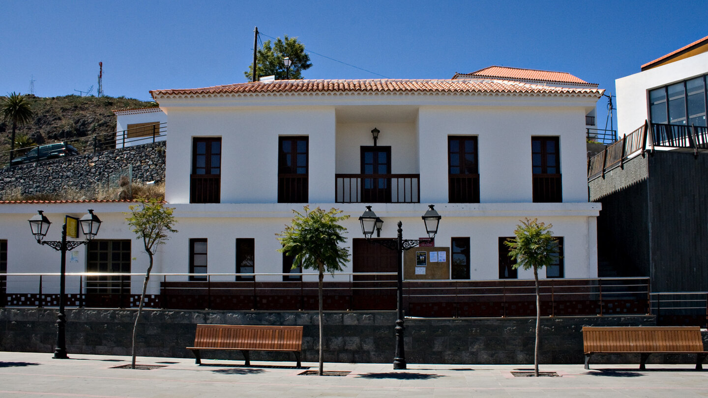 ruhiger Platz gegenüber der Kirche Iglesia de El Salvador in Alajeró auf La Gomera