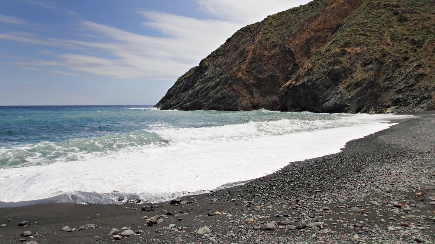 Blick entlang des Strands Playa de Vallehermoso