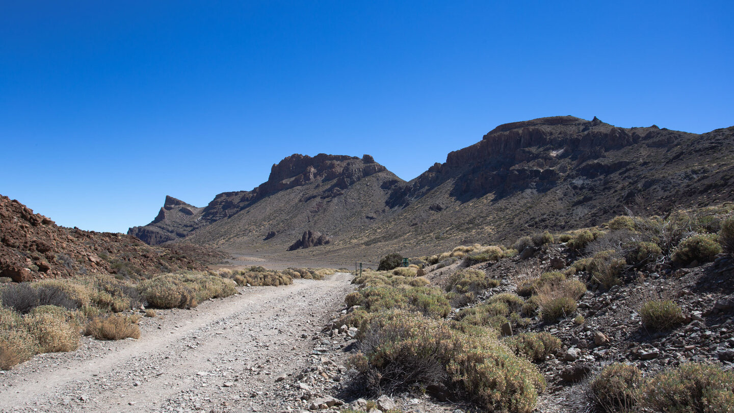 der erste Wegabschnitt verläuft auf der Wanderung Siete Cañadas