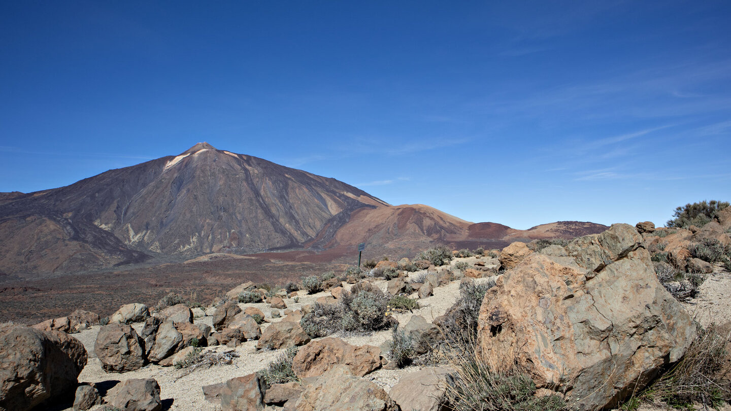 Blick auf den Teide auf der Wanderroute an der Degollada de Guajara