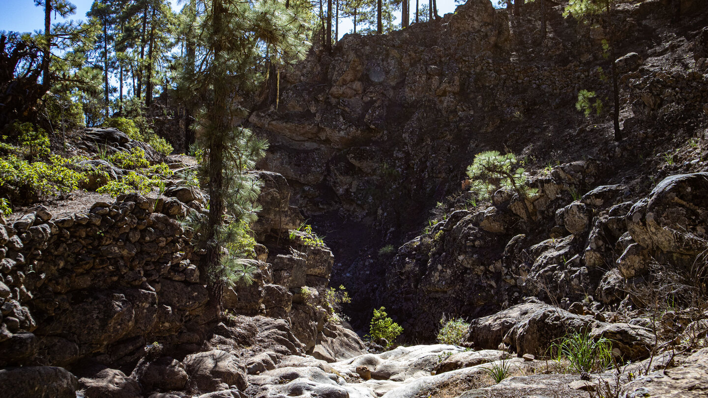 Wanderung durchs Trockenbachbett der Yedras-Schlucht