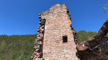 Turm der Ruine Petit-Arnsberg