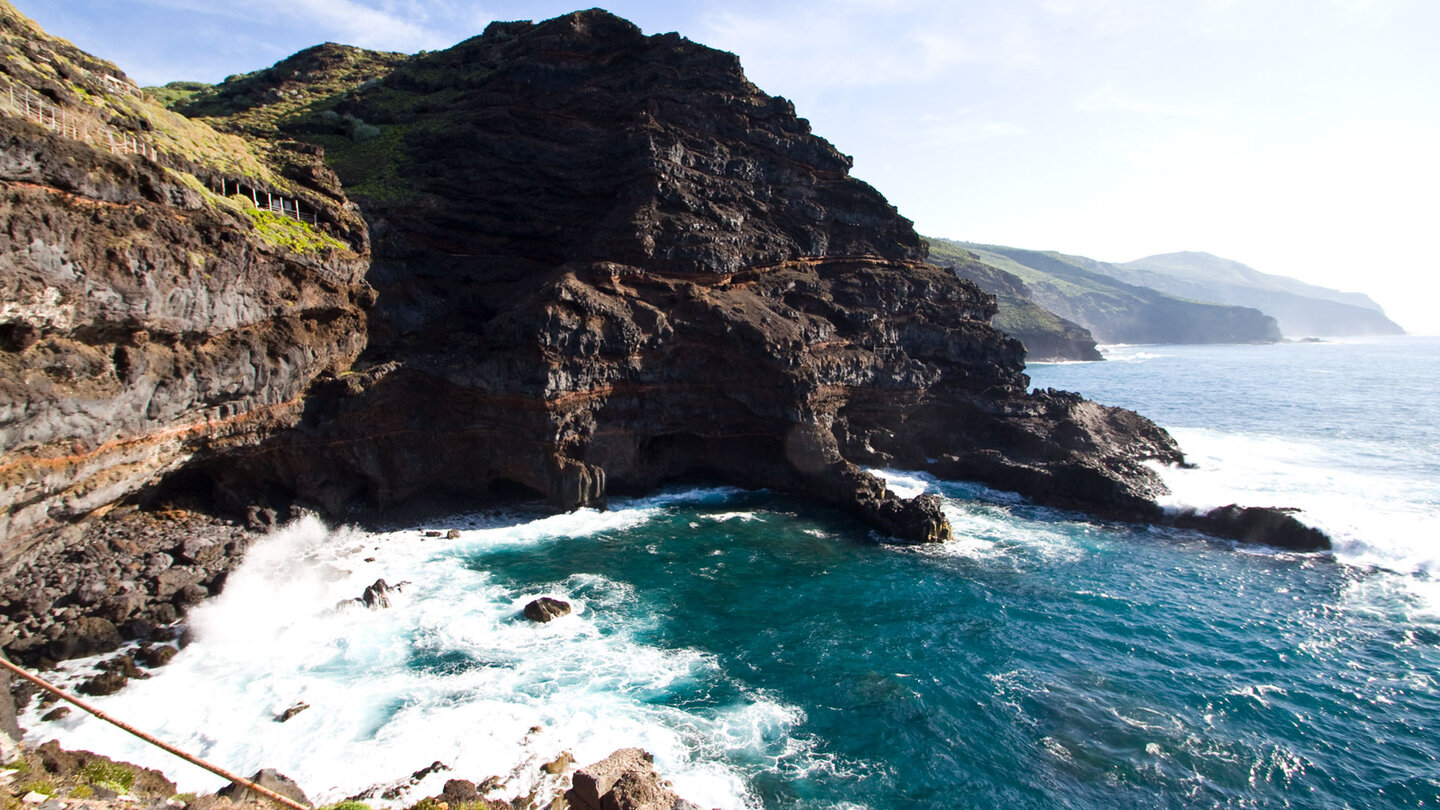 Blick auf die Brandung im Puerto de Garafía