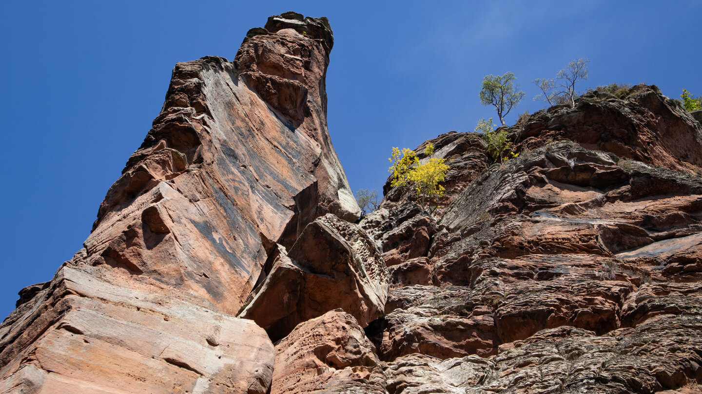 bizarre Sandsteinwände am Hochstein