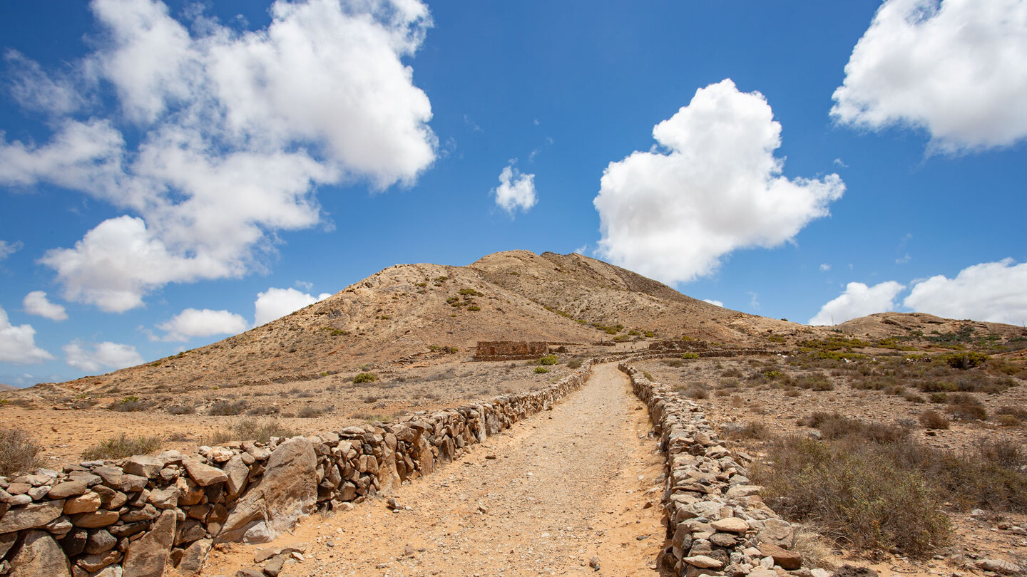 der Montaña Tindaya an der 3. Etappe des GR 131