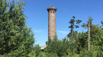 der weithin sichtbare Friedrichsturm auf der Badener Höhe