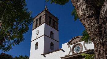 der Glockenturm der Kirche Iglesia de San Marcos in Icod de los Vinos