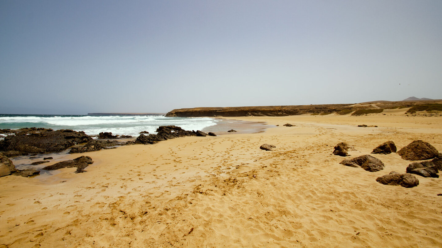 goldgelber Sand an der Playa de Jarugo