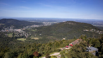 Blick auf Baden-Baden mit Alte Sschloss und Battertfelsen