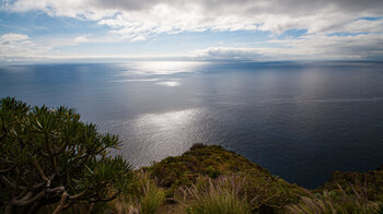 Vom Mirador Barranco de Garome auf La Palma schaut man weit über den Atlantik