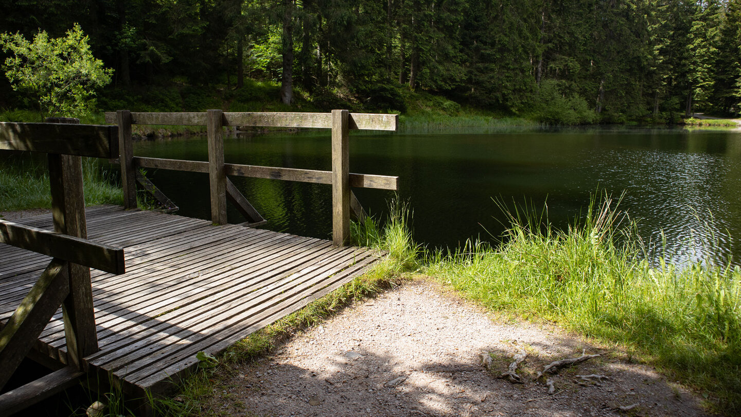 Brücke über den Schwarzenbach am Sandsee