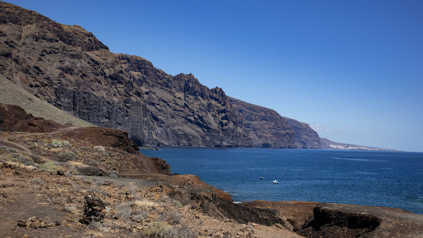 Blick entlang der Steilklippen des Teno-Massivs bis Los Gigantes