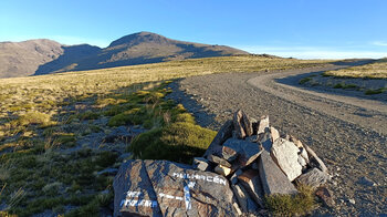 Wegkreuzung Altas Cumbres in der Nähe des Alto del Chorrillo - Sierra Nevada