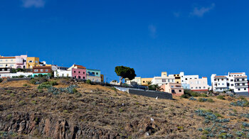 Blick auf die bunten Häuserzeilen von San Sebastián de la Gomera