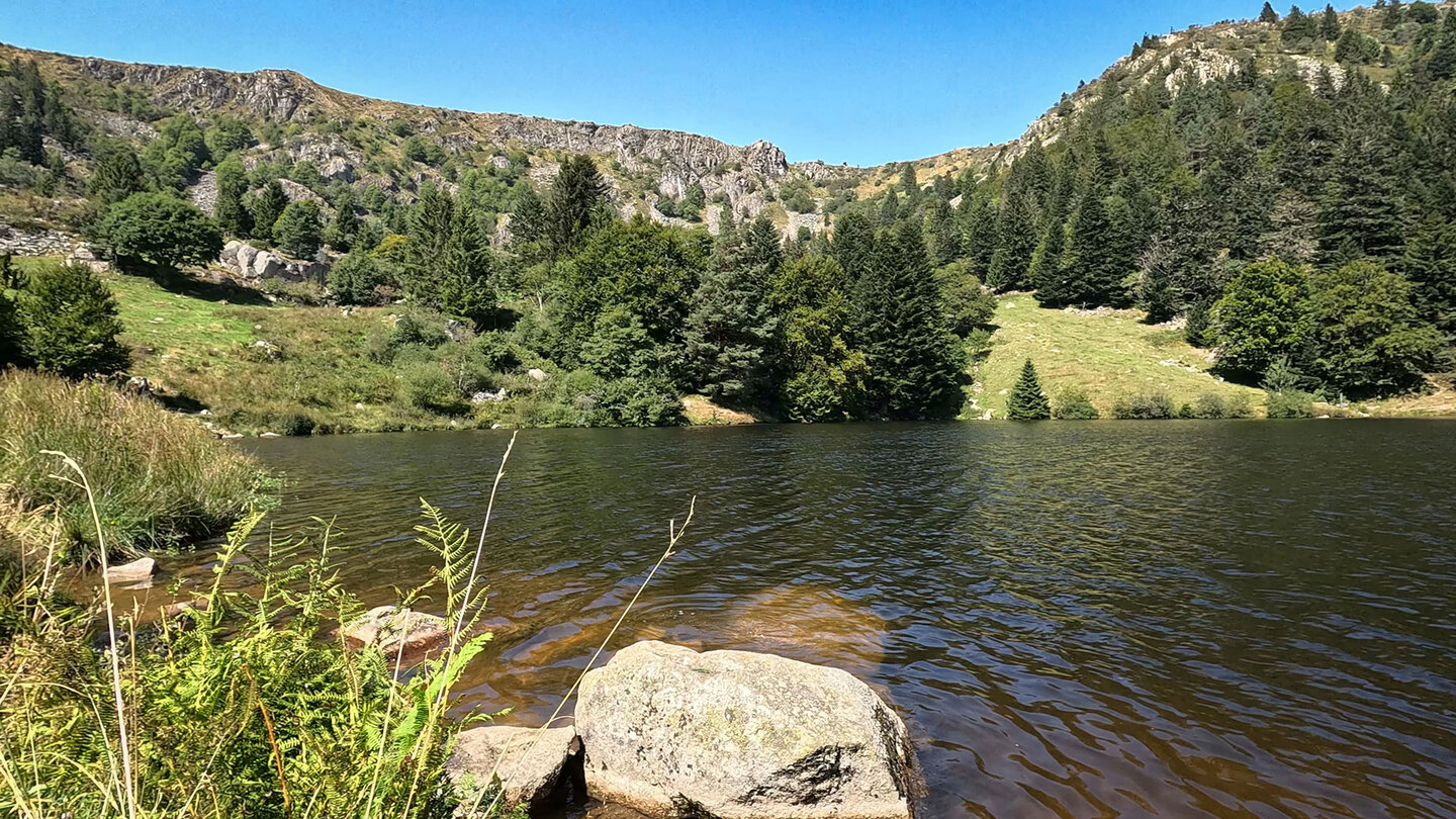 am Ufer des Lac du Forlet in den Hochvogesen