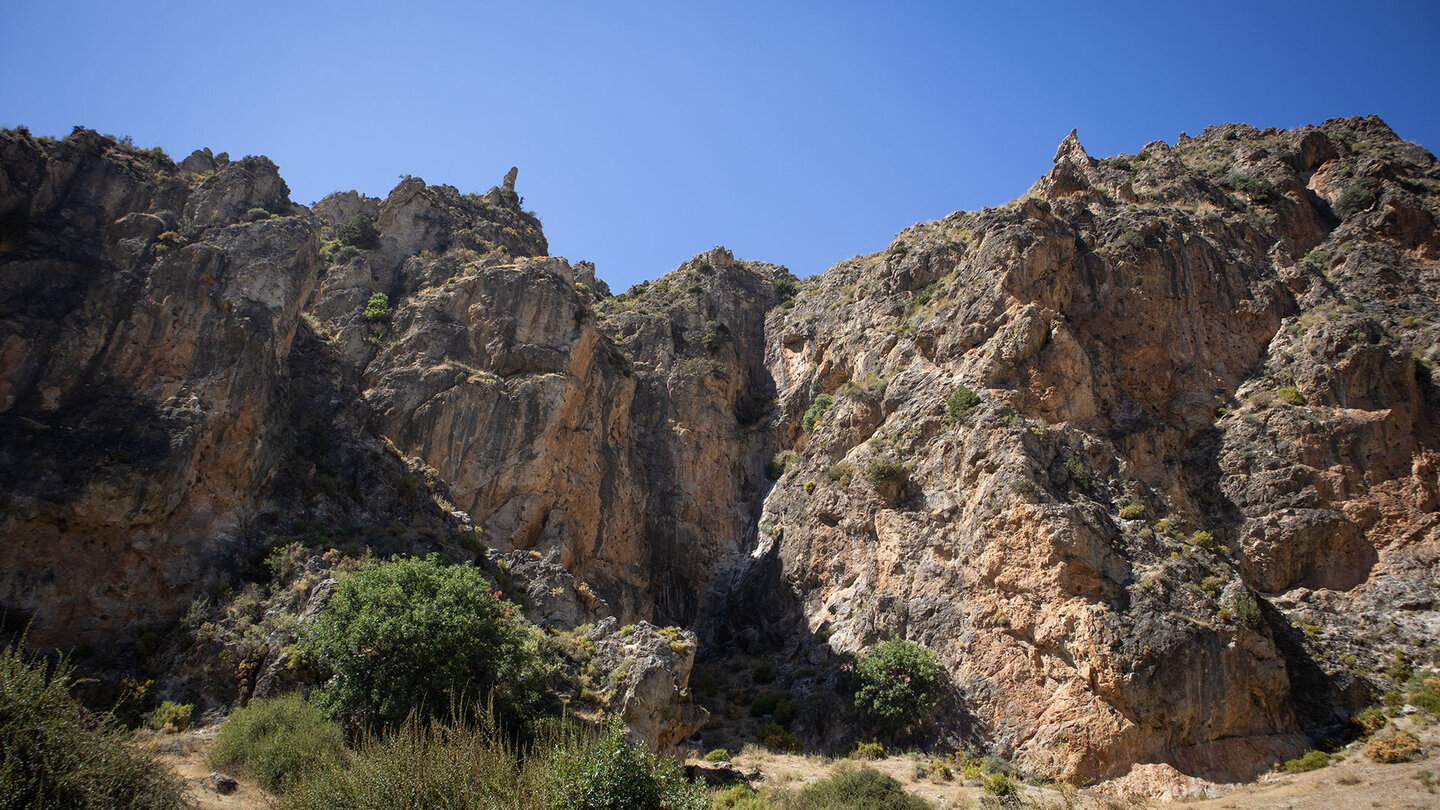 Felswände bei den Cahorras de Monachil