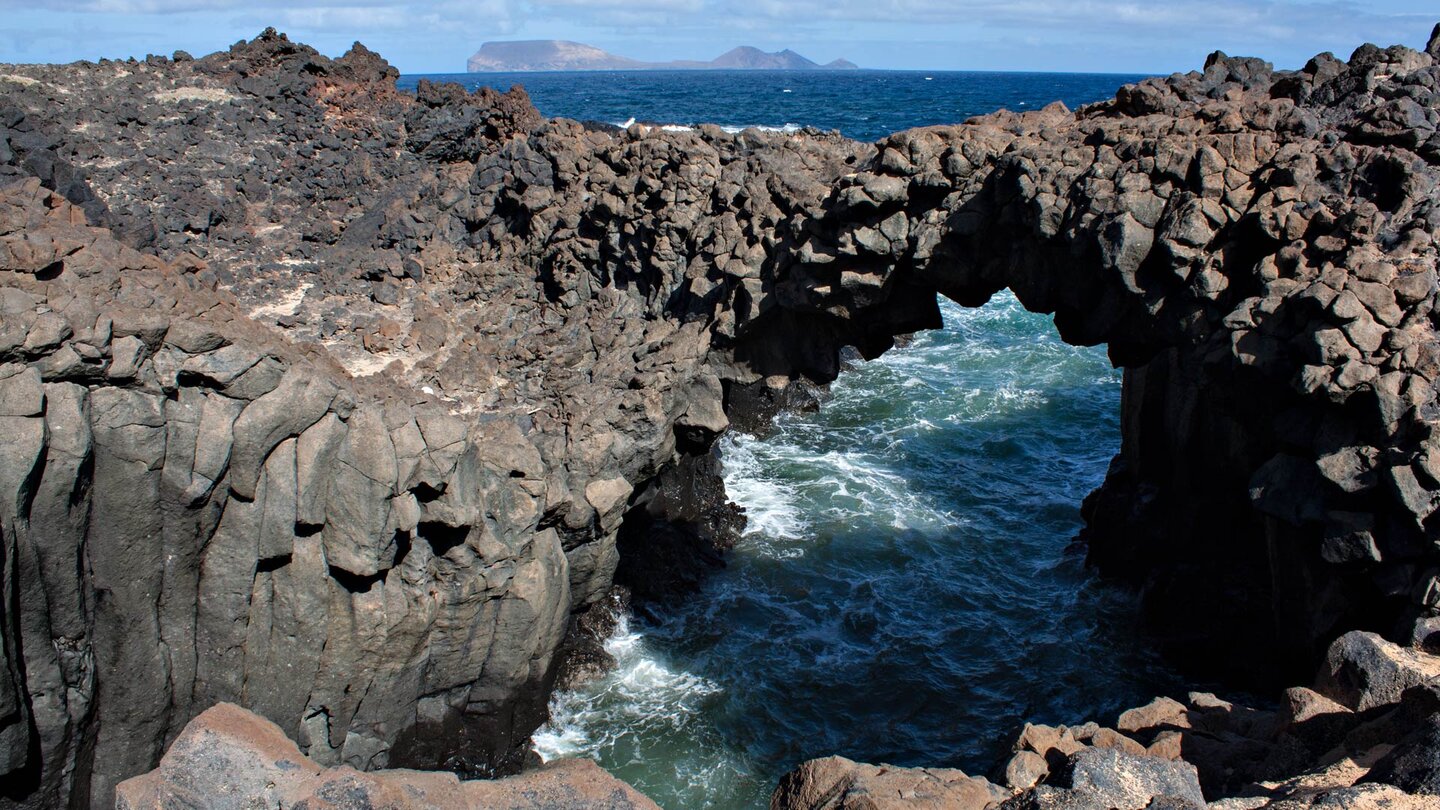 die Los Arcos de los Caletones auf La Graciosa