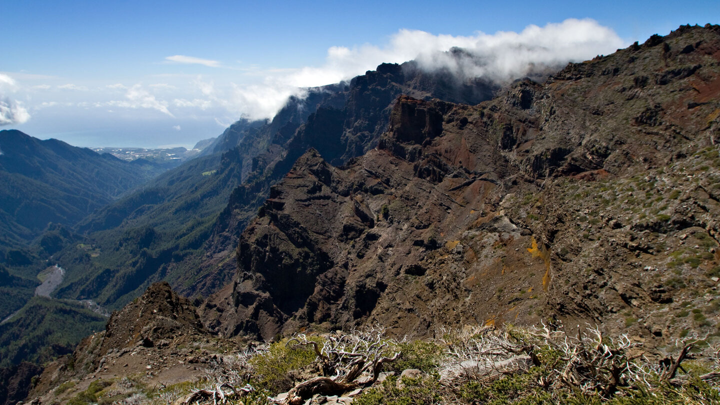 Blick über die Caldera bis zur Küste nach Tazacorte