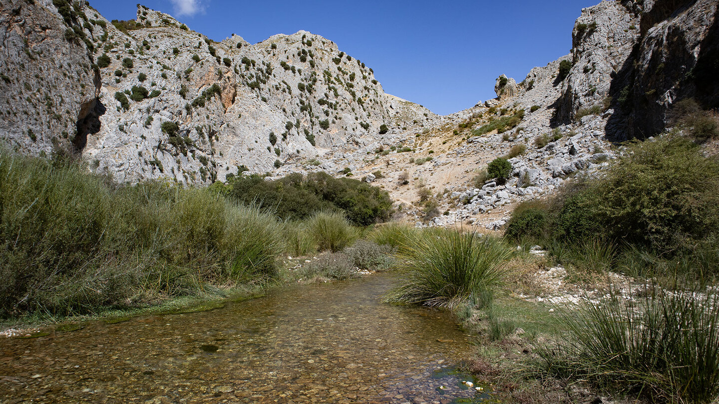 die Wanderrout entlang des Bachlaufs des Río Castril