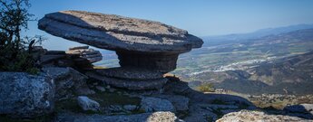El Sombrerillo ein Wahrzeichen des Torcal de Antequera El Sombrerillo ein Wahrzeichen des Torcal de Antequera