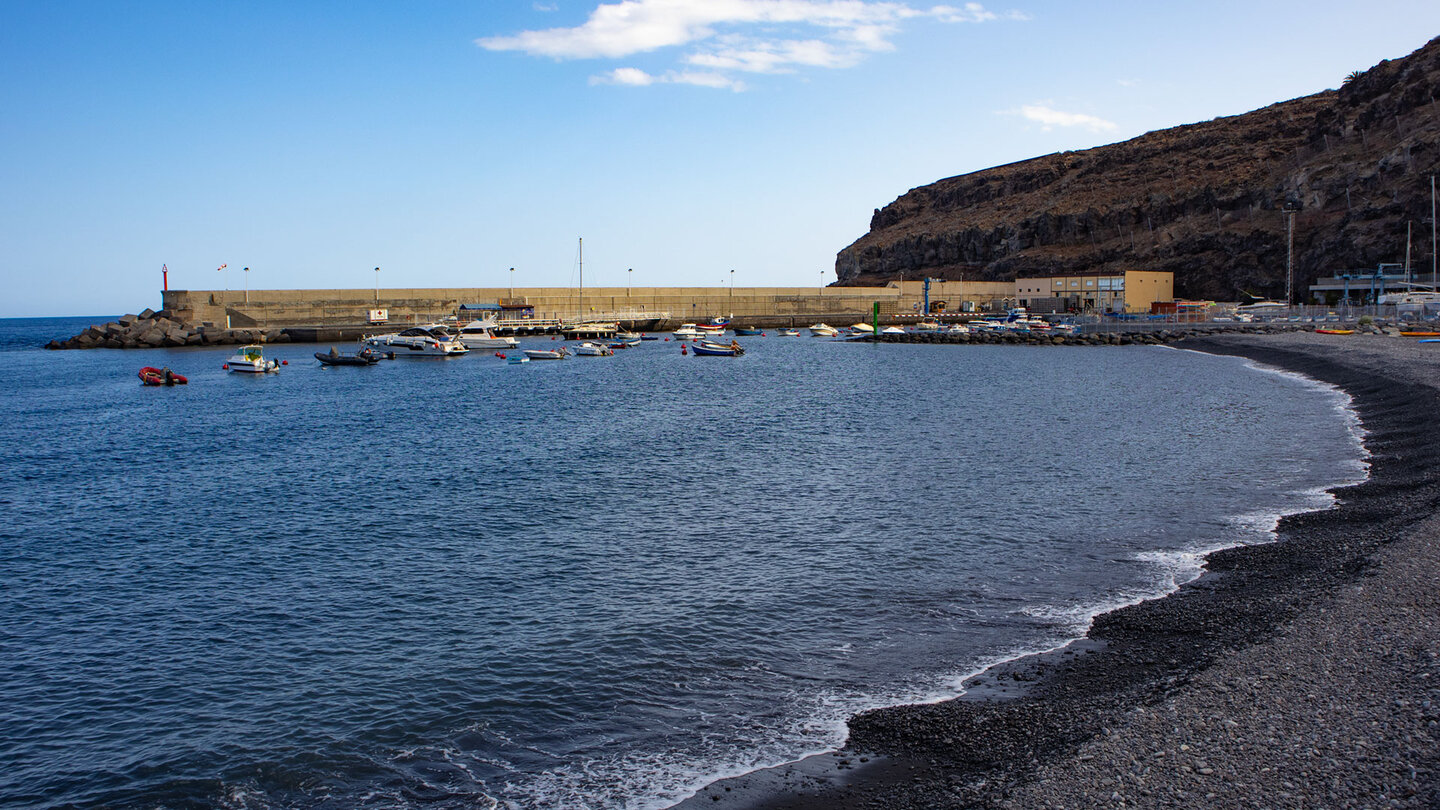 Ziel der Wanderung am Hafen Puerto de Playa Santiago