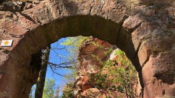 Torbogen an der Burg Wineck