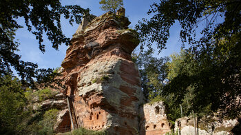 gewaltige Burganlage der Lutzelhardt