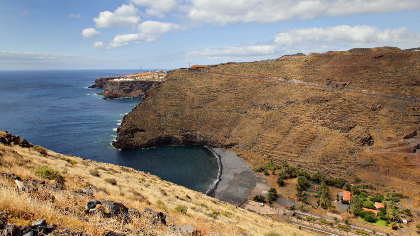 Ausblick über die Bucht an der Palya de Ávalo auf La Gomera