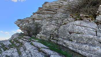 Schichtgestein in der Naturlandschaft Torcal de Antequera