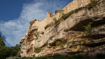 beeindruckender Burgfels der Wegelnburg