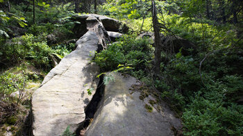 Felsformationen entlang der Wanderroute