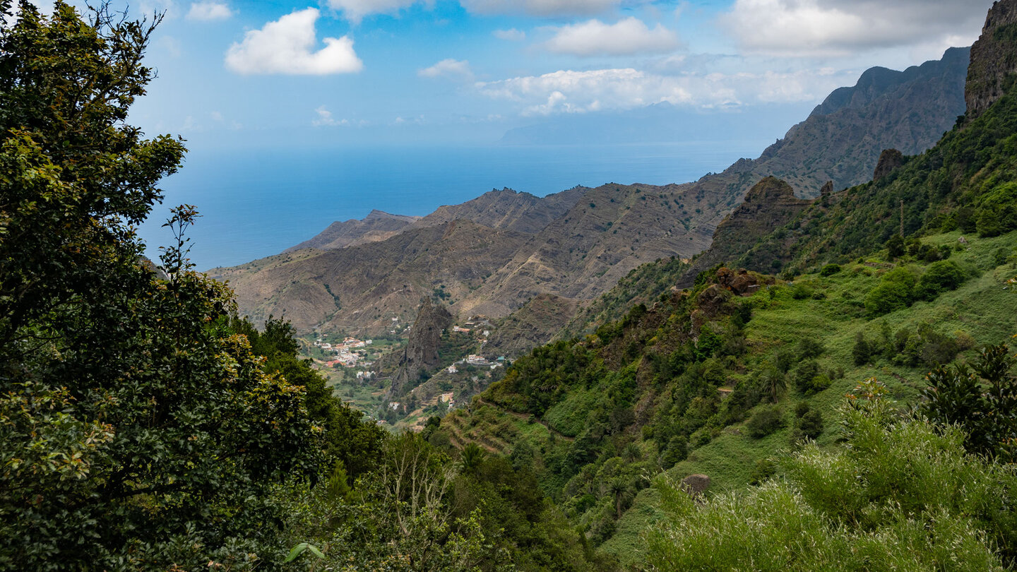 Ausblick über die Schlucht Barranco del Cedro bis Hermigua