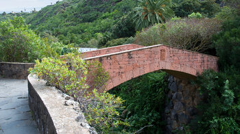 alte Brücke nahe der Baumschule des Jardín Canario auf Gran Canaria