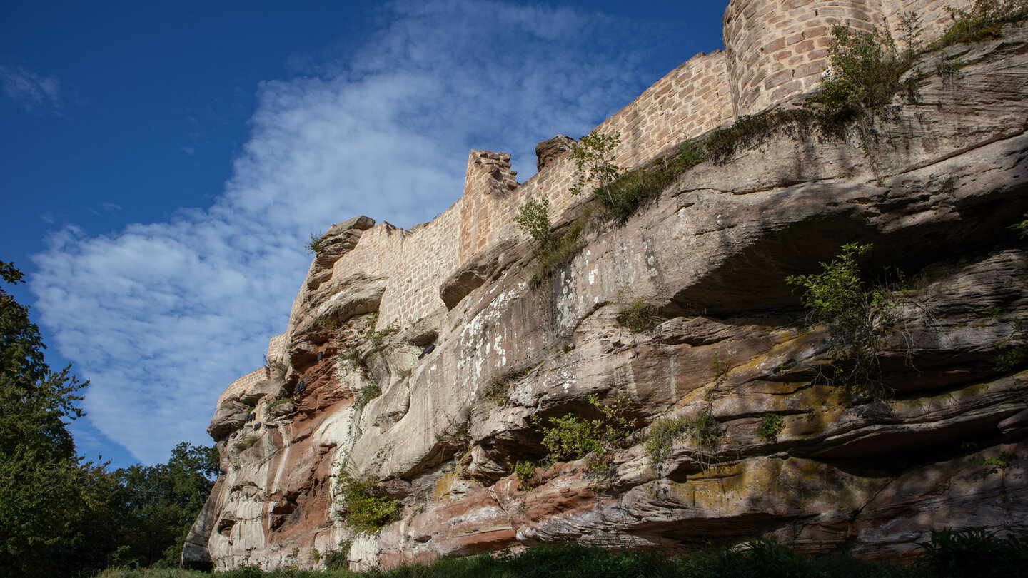 Burgfels der Burgruine der Wegelnburg