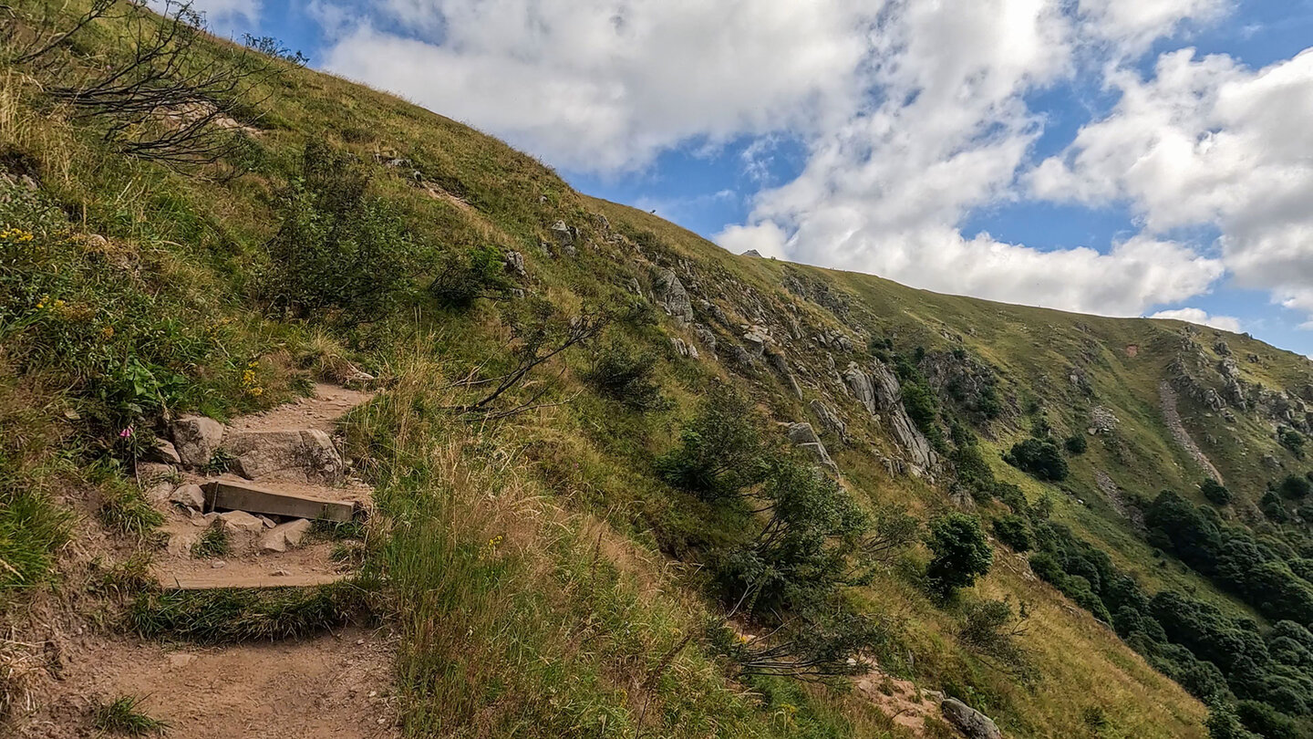 Wanderpfad zum Col de Wormspel mit Blick zum Le Hohneck